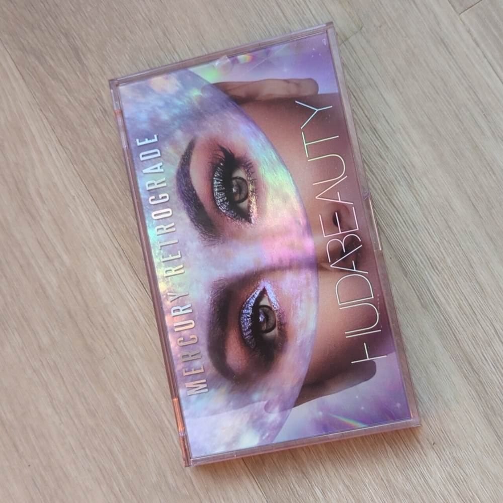 Huda Veauty Mercury Retrograde Eyeshadow Palette